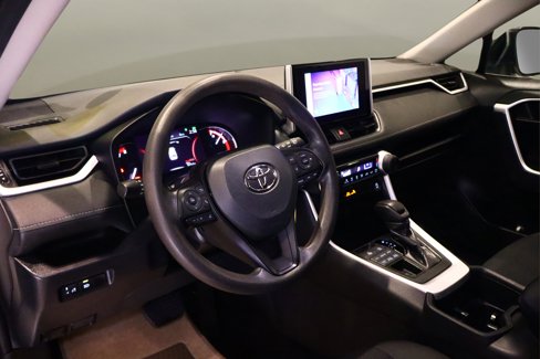 Used 2024 Toyota RAV4 LE image 10