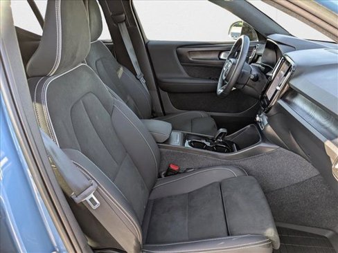 Used 2023 Volvo XC40 Recharge Ultimate w/ Protection Package Premier image 17