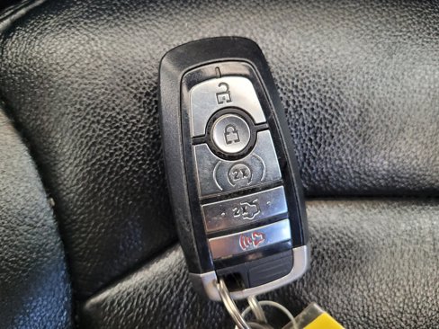 Used 2018 Ford Explorer XLT w/ Equipment Group 202A image 32