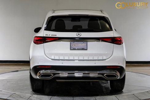 Used 2025 Mercedes-Benz GLC 300 image 11