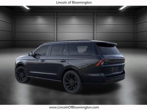 New 2025 Lincoln Navigator Reserve image 4