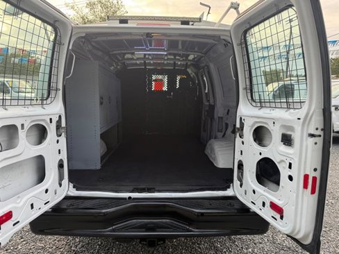 Used 2014 Ford E-350 and Econoline 350 Super Duty image 12