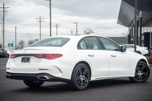 Used 2025 Mercedes-Benz E 350 4MATIC Sedan image 9