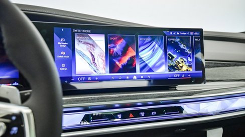 New 2026 BMW 740i w/ Premium Package image 27