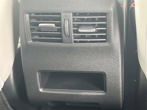 New 2025 Mitsubishi Outlander SE image 16
