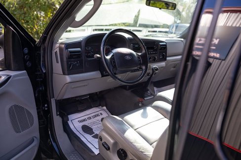 Used 2005 Ford F550 2WD Super Cab Super Duty image 34