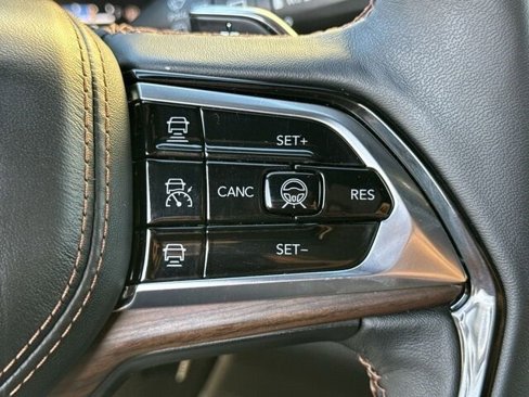 Used 2023 Jeep Grand Cherokee Summit w/ Advanced Protech Group IV image 8