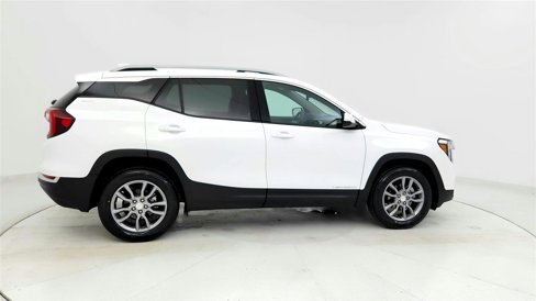 Used 2024 GMC Terrain SLT image 5