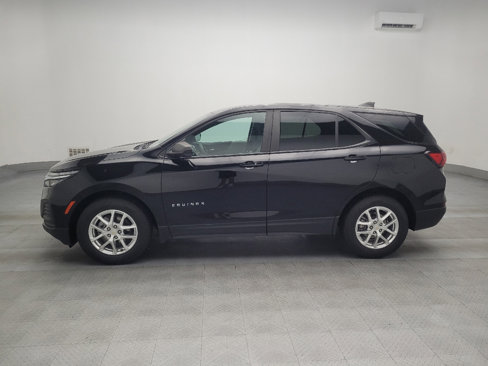 Used 2022 Chevrolet Equinox LS image 2
