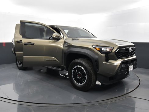 Used 2025 Toyota Tacoma TRD Off-Road image 37