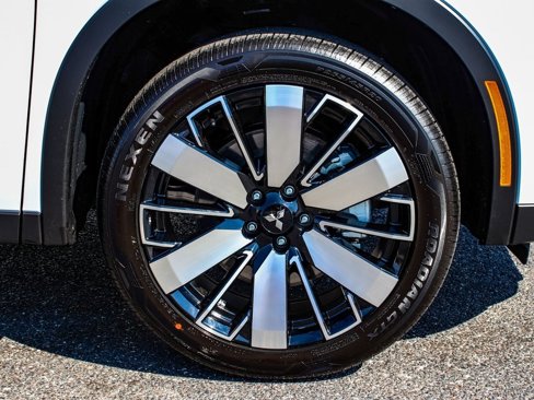 New 2025 Mitsubishi Outlander SE image 7