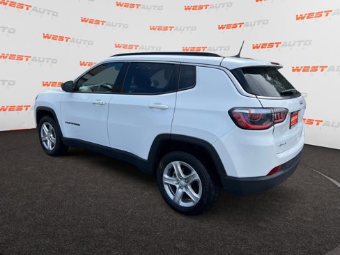 Used 2023 Jeep Compass Latitude image 3