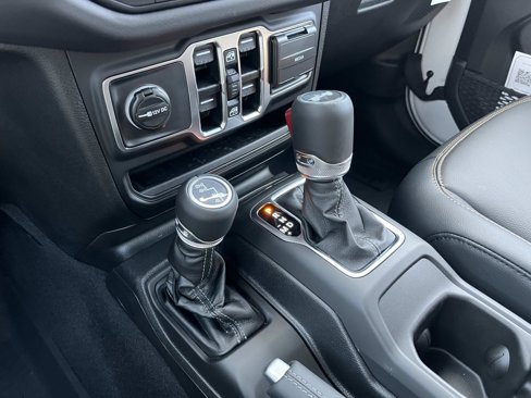 New 2025 Jeep Wrangler Sahara image 25