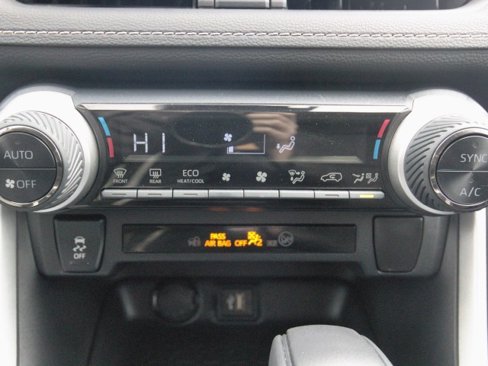 Used 2024 Toyota RAV4 XLE image 22