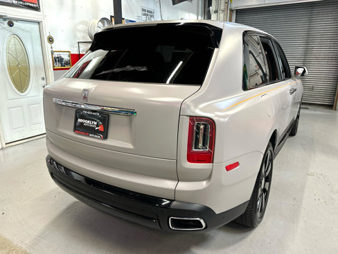 Used 2023 Rolls-Royce Cullinan w/ Dark Exterior Package image 5