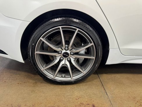 Used 2025 Genesis G70 2.5T image 93