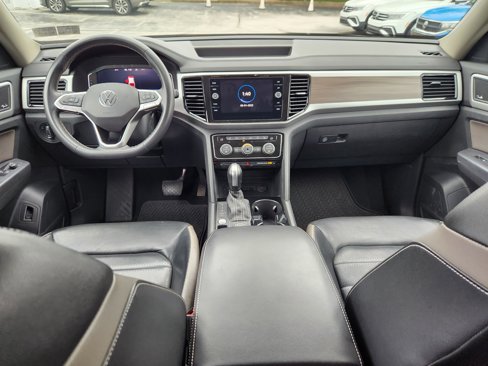 Used 2021 Volkswagen Atlas SEL Premium image 8