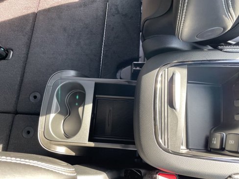 New 2026 Chrysler Pacifica Limited w/ Uconnect Theater Family Group image 40