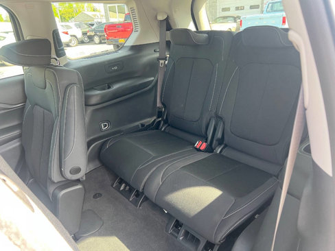 Used 2021 Jeep Grand Cherokee L Laredo w/ Luxury Tech Group I image 25