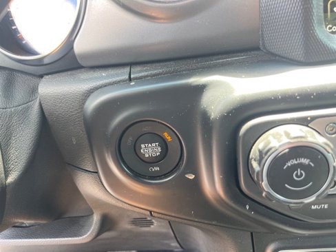 Used 2021 Jeep Wrangler Unlimited Sport image 21