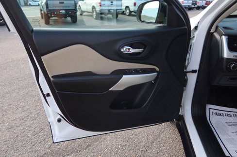 Used 2017 Jeep Cherokee Sport image 5