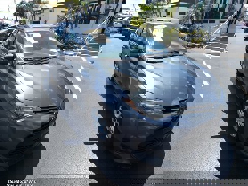 Used 2018 Toyota Corolla L image 1