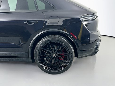 New 2025 Porsche Macan Turbo Electric image 12