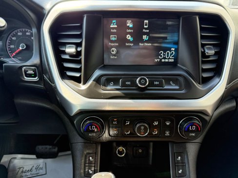 Used 2018 GMC Acadia SLE image 23