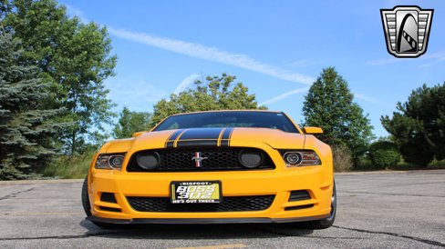 Used 2013 Ford Mustang Boss 302 w/ Boss 302 Accessory Pkg image 4