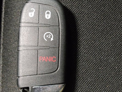 Used 2017 Jeep Renegade Altitude image 32