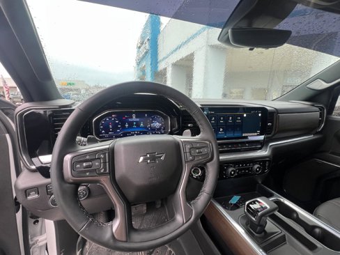 Used 2024 Chevrolet Silverado 1500 High Country w/ High Country Premium Package image 13