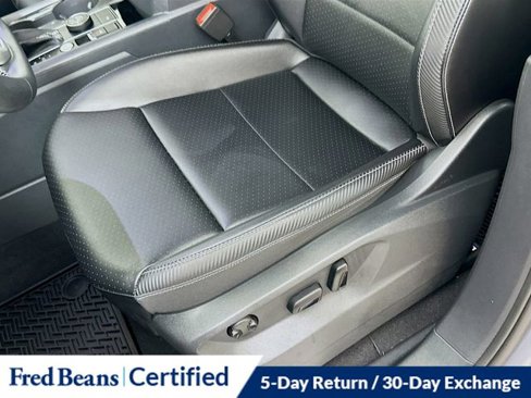 Used 2022 Volkswagen Atlas Cross Sport SE image 19