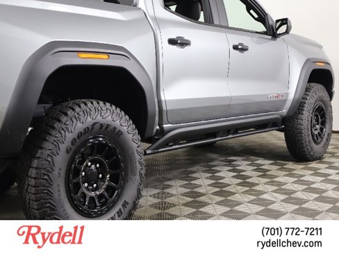 Certified 2025 GMC Canyon AT4 w/ AT4X AEV Edition image 4
