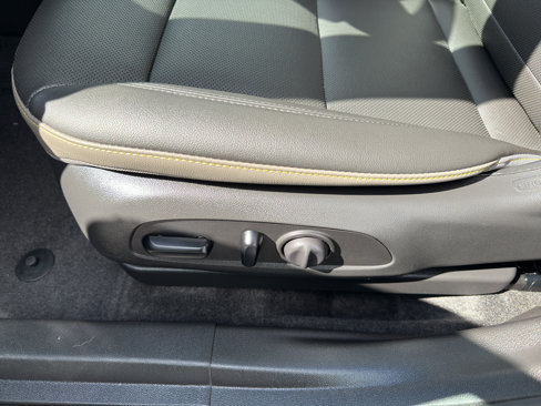 Certified 2025 Chevrolet Trax ACTIV w/ Sunroof Package image 15