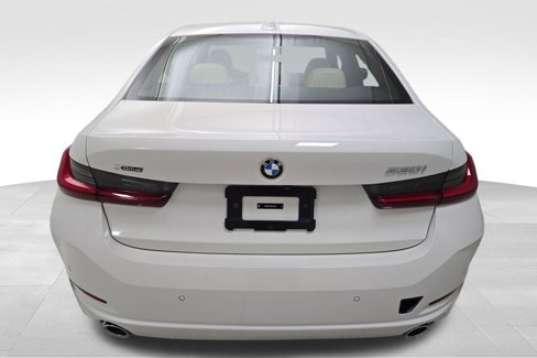 Certified 2025 BMW 330i xDrive Sedan w/ Convenience Package image 8