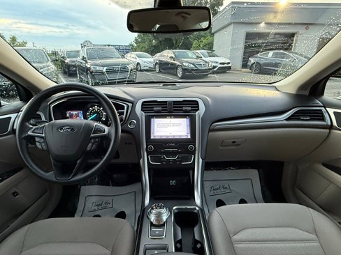 Used 2019 Ford Fusion SE image 41