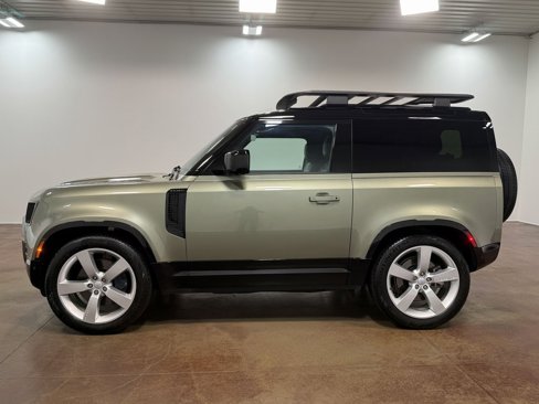 Used 2024 Land Rover Defender 90 X-Dynamic SE image 6