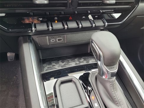 New 2025 GMC Canyon Elevation image 17