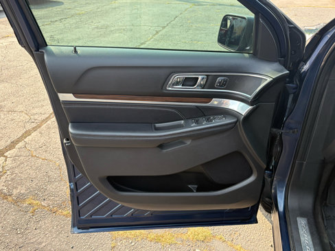 Used 2017 Ford Explorer Limited image 26