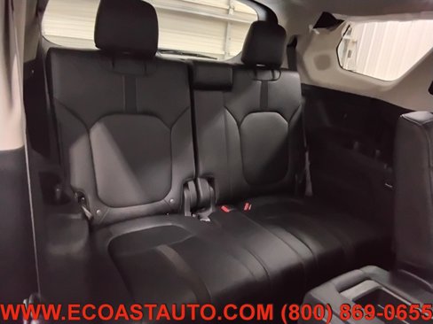 Used 2025 Honda Pilot Touring image 17