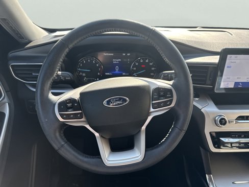 Used 2022 Ford Explorer XLT w/ Equipment Group 202A image 16