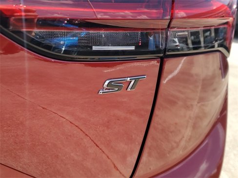 Used 2023 Buick Envision Essence w/ Sport Touring Package image 6