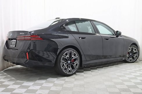 Used 2026 BMW 550e xDrive w/ Executive Package image 10
