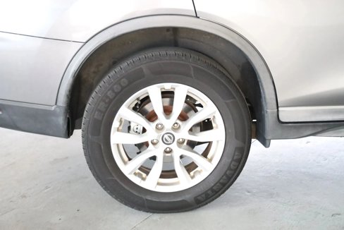 Used 2018 Nissan Rogue SV w/ Premium Package image 26