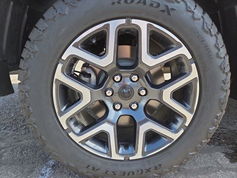 Used 2025 RAM 1500 Laramie image 14