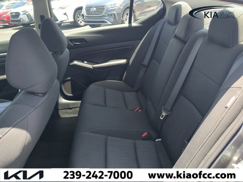 Used 2023 Nissan Altima 2.5 SV image 12