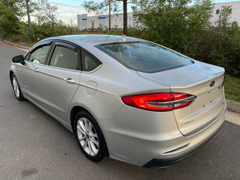 Used 2019 Ford Fusion SE image 4