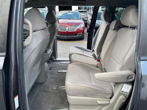 Used 2016 Kia Sedona LX w/ LX Convenience Package image 10