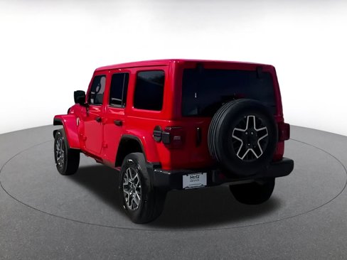 Used 2025 Jeep Wrangler Sahara image 12