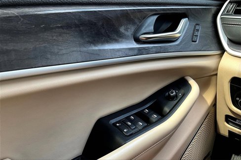 Used 2022 Jeep Grand Cherokee L Limited image 26